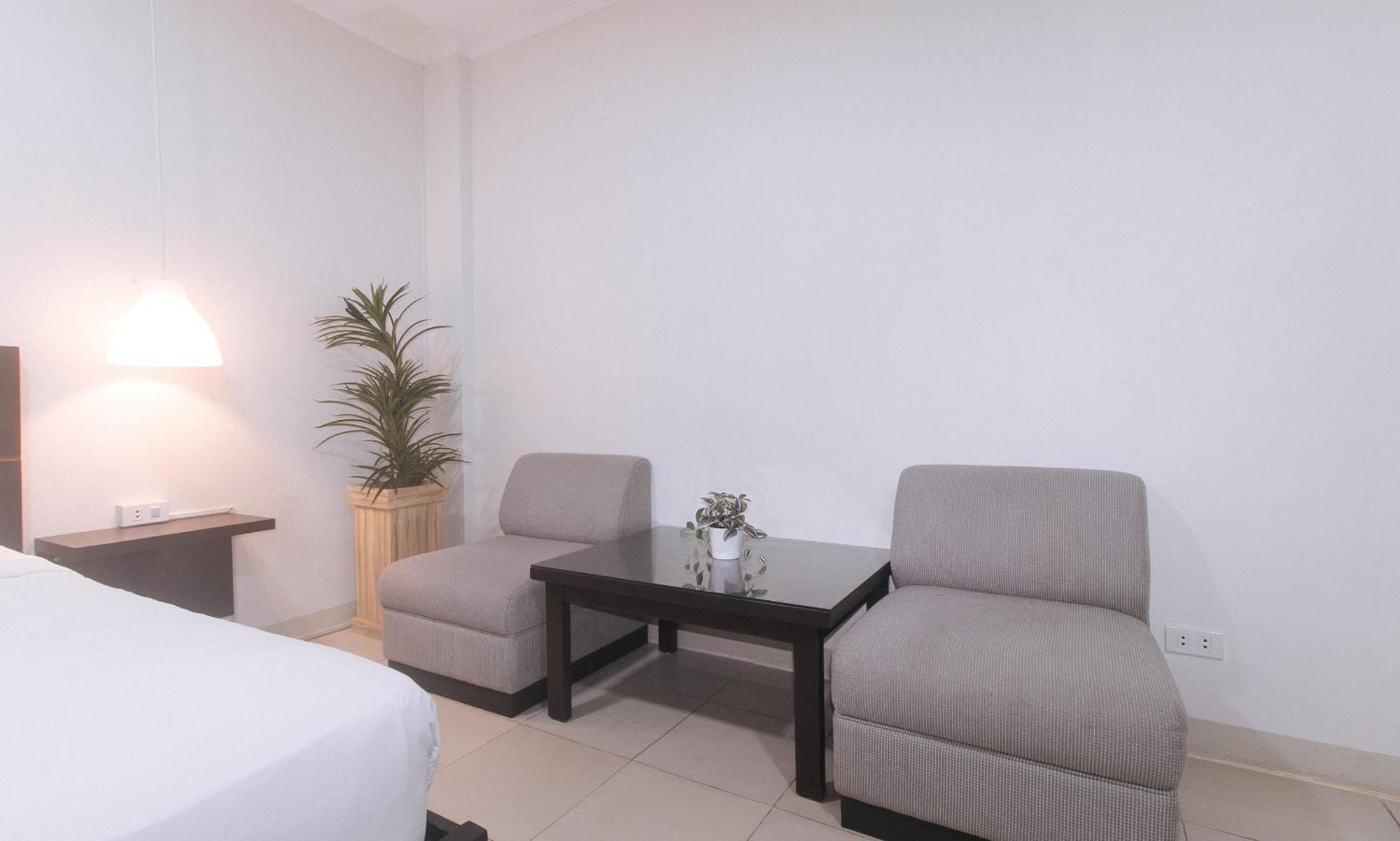 Urbanview At Evangelista Street Makati San Pedro Makati Eksteriør billede