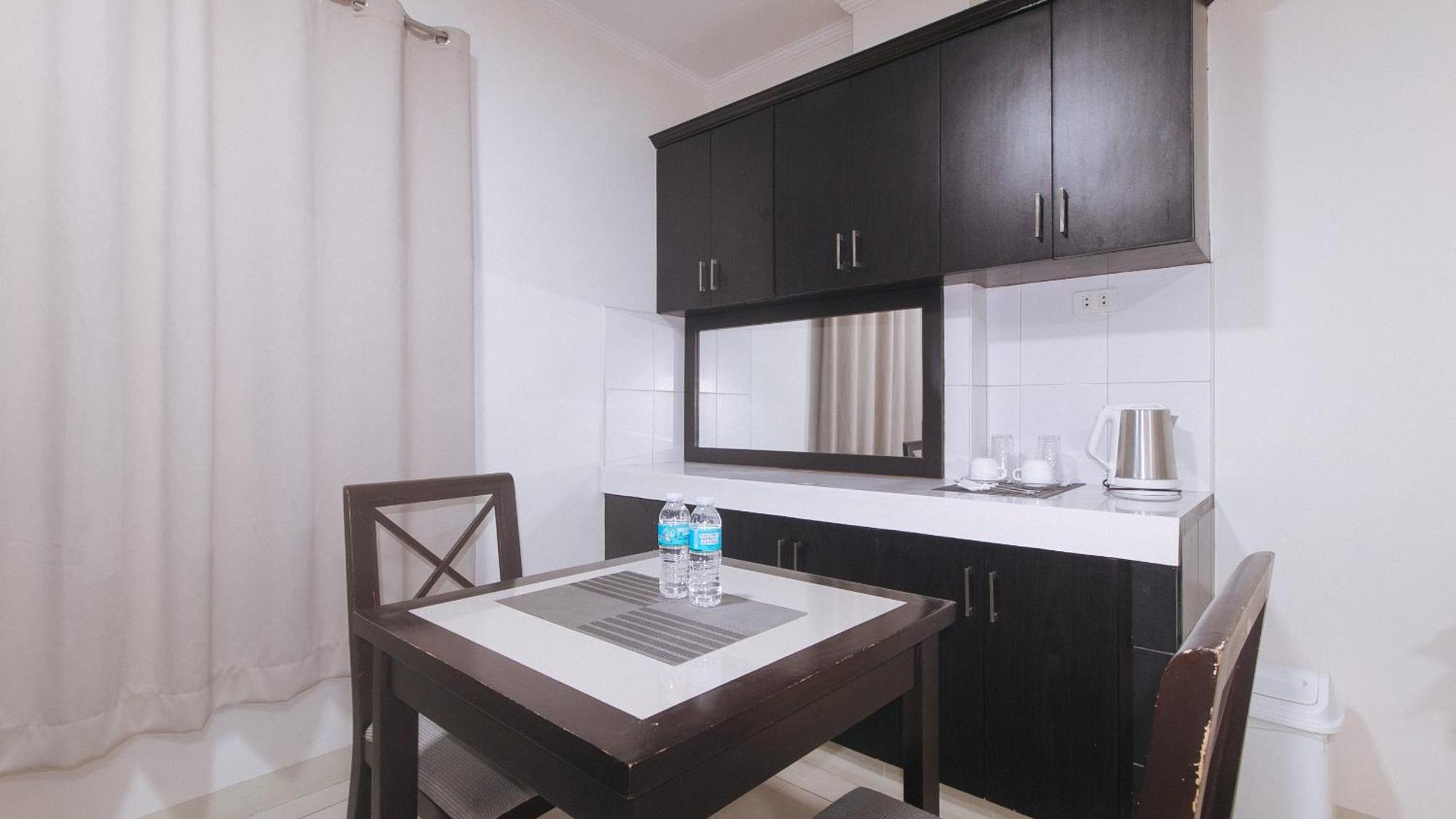 Urbanview At Evangelista Street Makati San Pedro Makati Eksteriør billede