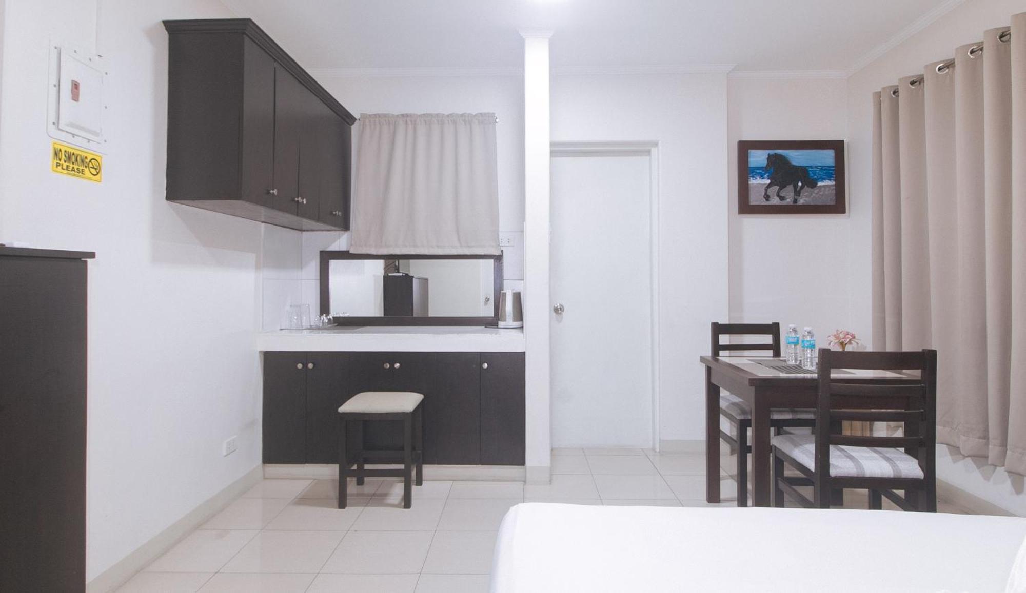 Urbanview At Evangelista Street Makati San Pedro Makati Eksteriør billede
