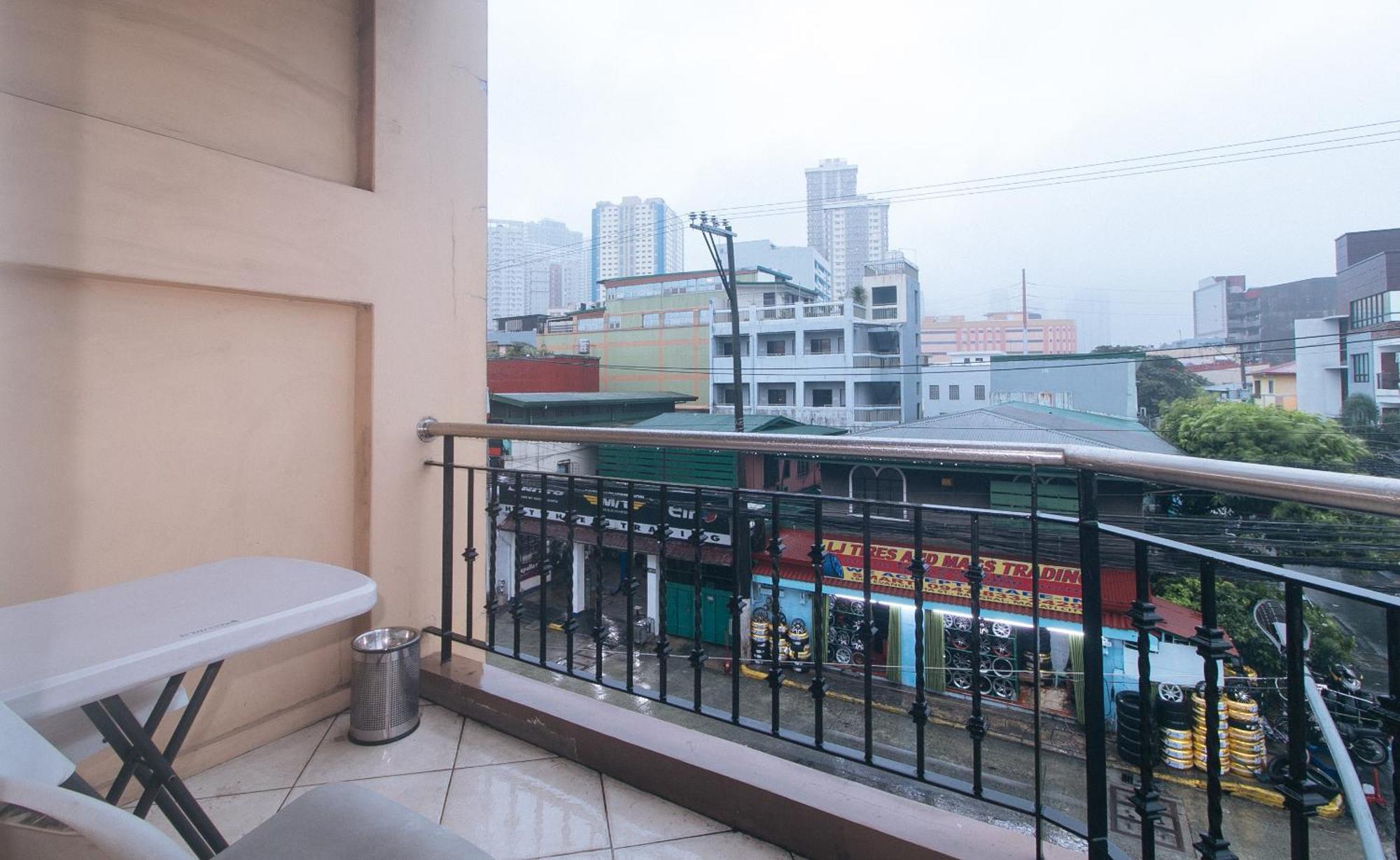 Urbanview At Evangelista Street Makati San Pedro Makati Eksteriør billede