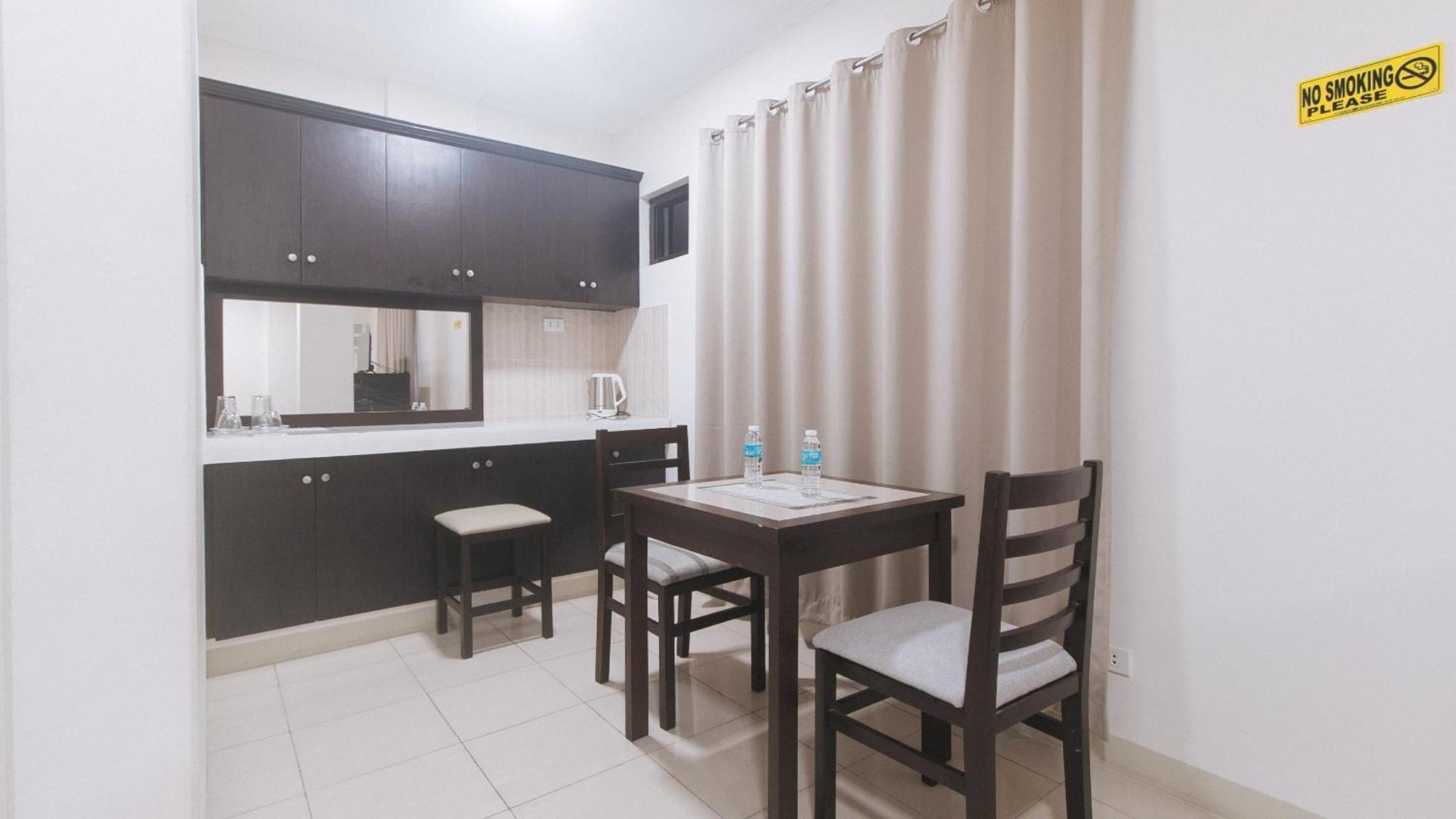 Urbanview At Evangelista Street Makati San Pedro Makati Eksteriør billede